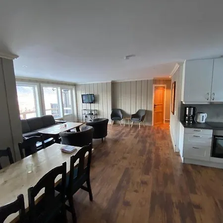 Ruud Tun * Хафьель