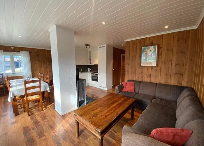 Semesterbostad Ruud Tun